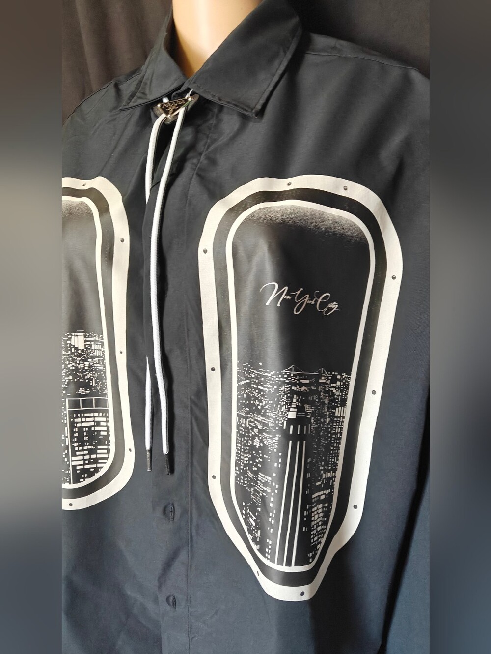 Men's Black Graphic Window-Print Jacket - Picture 6 of 6